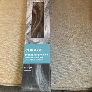 SHE  Clip and go Shilo 18” hair extensions!